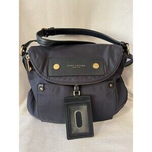Marc Jacobs Women’s Crossbody Navy Blue Nylon Bag, Magnet Close Zip‎ Pockets